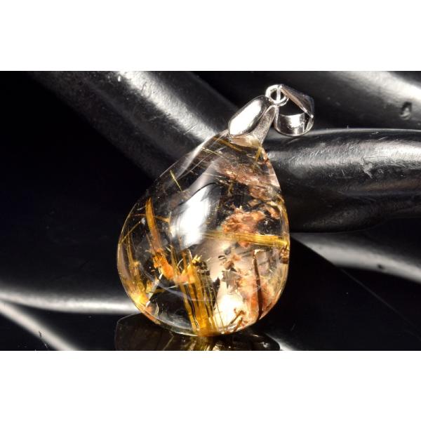 ヘマタイトインタイチンルチルクォーツ☆ペンダントトップ【331】