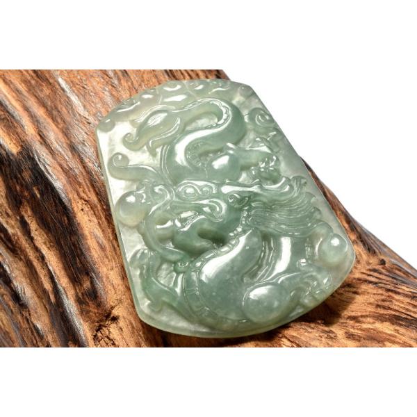 1点物】ミャンマー産◇繊細彫刻 翡翠(ジェダイト) 54x43mm 青龍彫刻