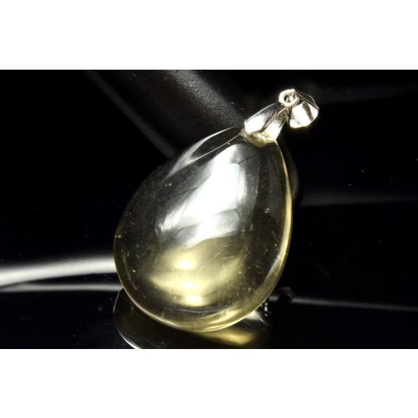 【１点物】AA+☆Silver925 リビアングラス 28x22mm ドロップ ペンダントトップ _PD4602