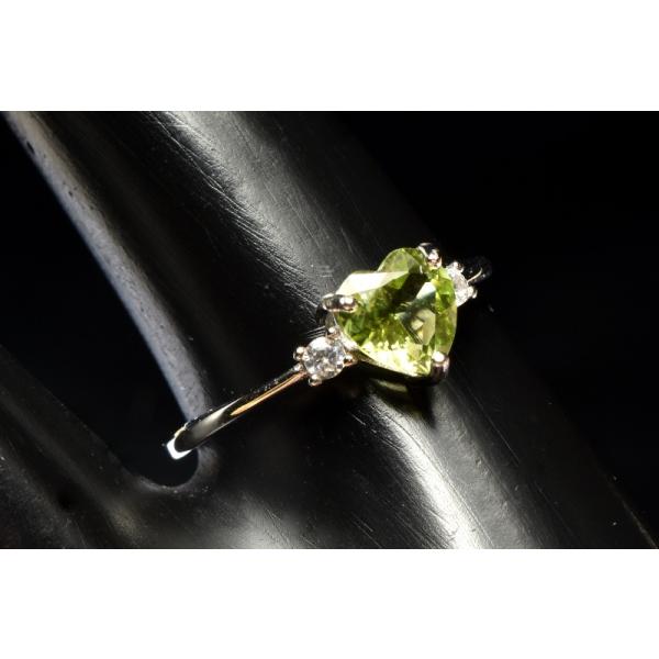 Silver925◇カットの煌めき ペリドット　6.5x6mm　ハート 指輪リング(サイズ調整可) 1個売り _PRG2602-5