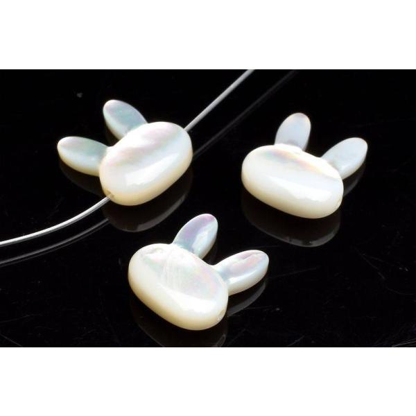 ホワイトシェル　10x12mm　うさぎ彫刻(横穴) 3粒セット ビーズ _T684-2