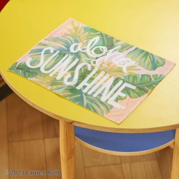 〇商品名マナーナプレイスマット〇ポイントハワイのモチーフがプリントされた、ジュート素材のプレイスマット。食卓やリビングなど、多目的に使える便利なマットです。玄関や出窓など、ちょっとしたコーナーの演出に大活躍！/※裏地付き。〇サイズ縦32cm...