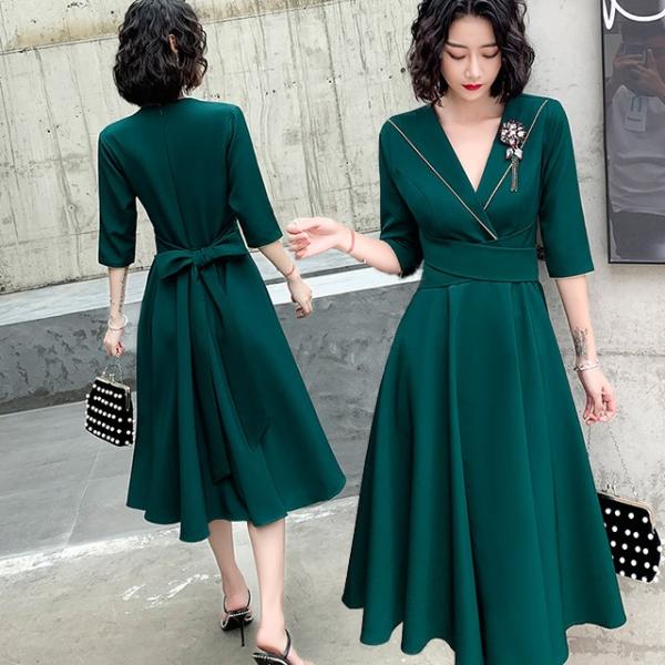 ドレス パーティードレス フォーマルドレス ミディアム丈 五分袖 リボン ウエストリボン エレガント フォーマル フォーマル エレガント かわいい 大人可愛い きれいめ 上品 おしゃれ お洒落 レトロ キュート 無地 10代 20代 30代 デート 女子会 パーティー イベント 韓国系 パーティードレス 袖あり 五分袖 Vネック カシュクール ウエスト