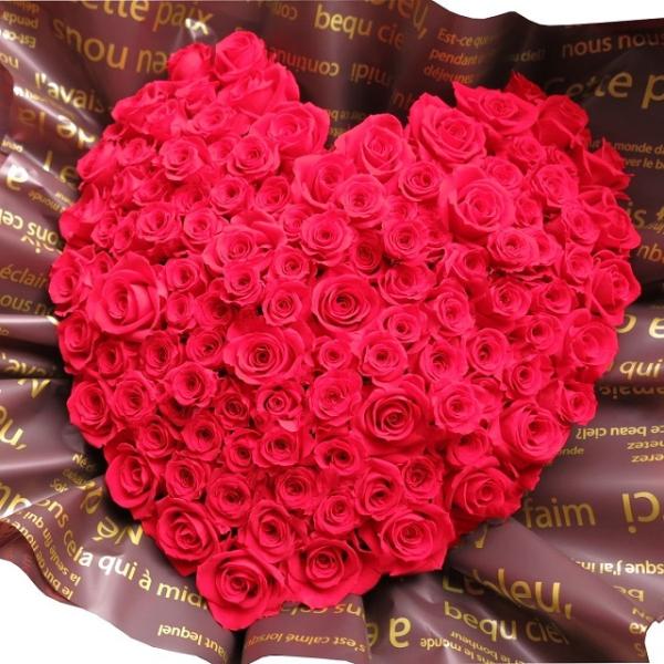 108輪の赤バラハート型プリザーブドフラワーギフト