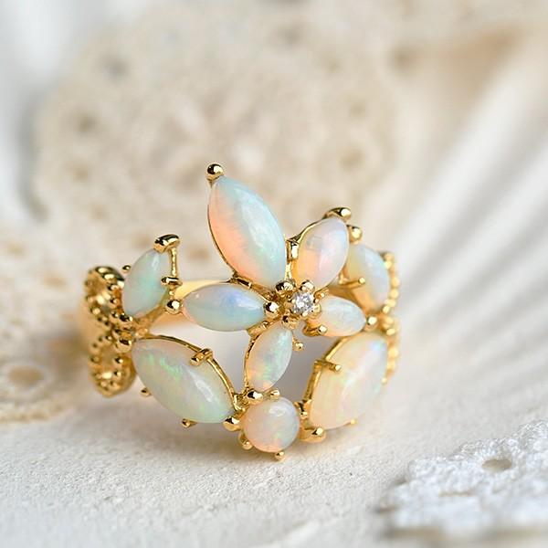 オパールリング 碌山 オパール ダイヤモンド リング フラワー＆バタフライのフェミニン