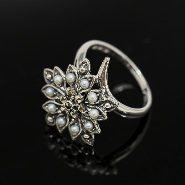 碌山 シードパール フラワー リング クラシカルで上品なでしこの花 RP