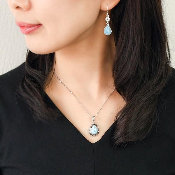 ラリマー ペンダントトップ 海のような青が揺らめくクラシカルデザイン