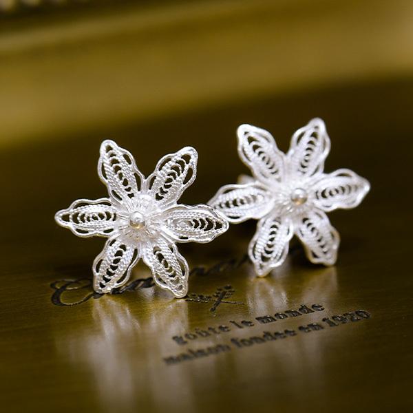 フィリグリー フラワー ピアス 美しい手仕事の繊細な銀線細工 ジョグ