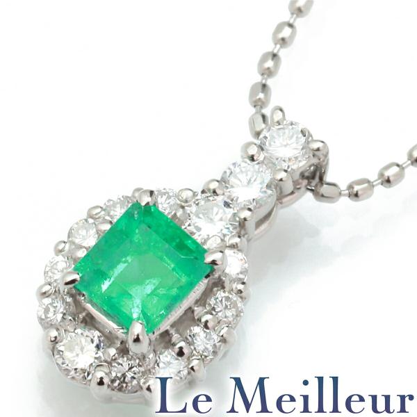 ヘイローデザインペンダントネックレス エメラルド 0.31ct