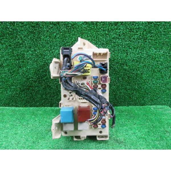 ウィッシュ UA-ZNE14G ジャンクションボックス 070 白 82730-68020