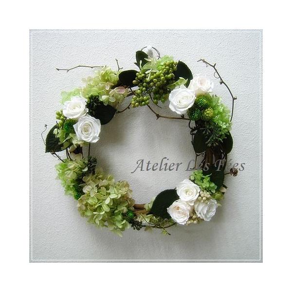 ナチュラルな白ばらプリザーブドフラワーリースを徹底ガイド