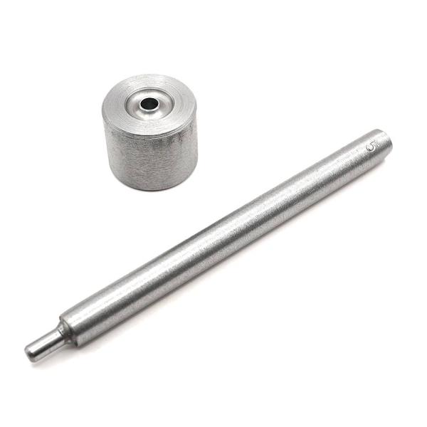 ■用途／特長中国製のカラーハトメ用打ち具です。国内で流通しているハトメには使用できませんので、ご注意ください。数量：1セットサイズ：内径4mm用/内径5mm用/内径8mm用/内径10mm用※海外製のため細かい傷や汚れがある場合がございます。...