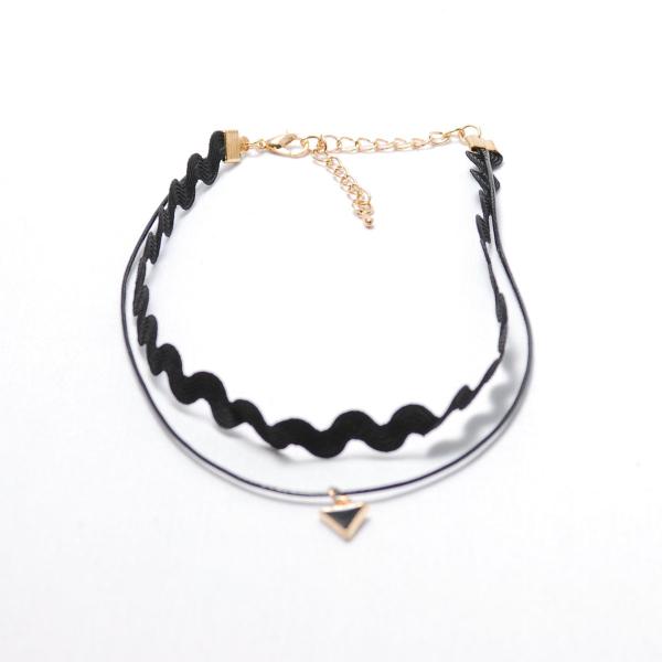 黒 シンプル ウェーブチョーカー♪トライアングルのパーツがアクセント かわいい