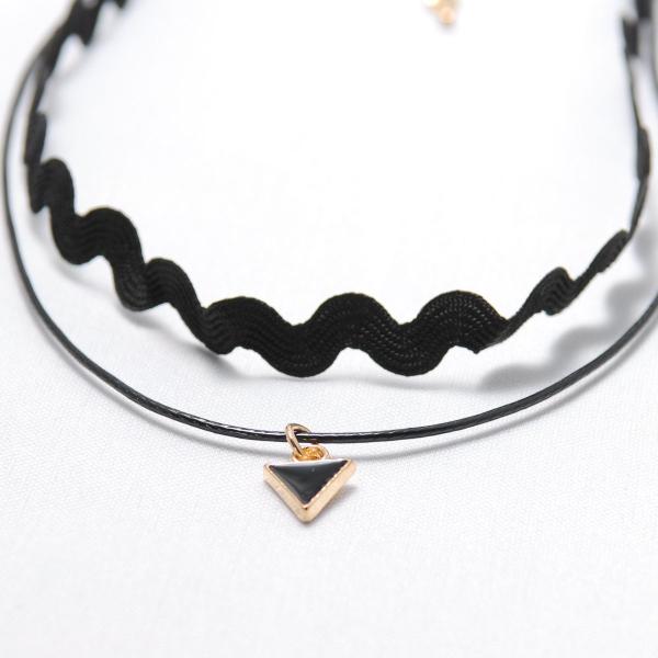 黒 シンプル ウェーブチョーカー♪トライアングルのパーツがアクセント かわいい