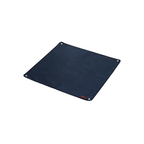 耐熱温度600℃の耐火シート！焚き火台からこぼれた薪や火花などから地面への延焼を防ぎ、地面へのダメージを軽減します。ハトメには丈夫なステンレスを採用。強風でも飛ばされないようにペグで固定することができます。サイズ：1,000ｘ1,000mm...