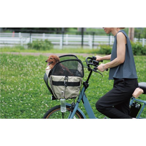 なぜ『電動アシスト自転車専用』なの？電動アシスト自転車は片足スタンドではなく、安定感のある両立ワイドスタンドやハンドル固定機能付き自転車が一般的で、駐輪中にわんちゃんが騒いだ場合や、乗せおろしの際にも自転車が倒れにくい構造になっています。駐...