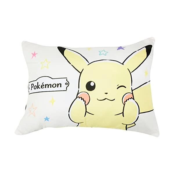 ジュニア用/ピカチュウ/50×35cm/4621088・Color:ジュニア用/ピカチュウ・パッケージ個数:1・お好きなキャラクターと過ごせる、インテリア寝具シリーズ。・大人が使うサイズより小さい、ジュニア用枕の35x50cmサイズ。・思わ...