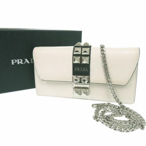 PRADA（プラダ） スタッズ チェーンウォレット クロスボディ 長財布