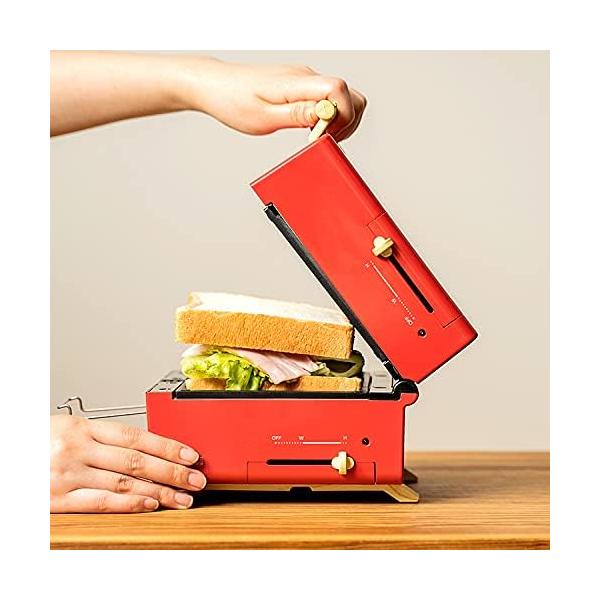 少し深さのあるプレートは厚焼きホットサンドもカンタンに。左右のプレートはそれぞれWARM〜HIGHで温度調整が可能。焼き加減が難しいホットサンドもムラなくキレイに焼きあがります。プレートを180°開き、ホットプレートとしてもお使いいただけま...