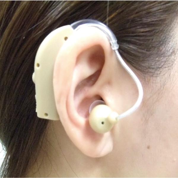 音の悩みを一気に解決！６ｇの超軽量！通常の３０倍も音が大きくなる！充電式集音器「楽らくクリアボイス」今まで聞き取りにくかった音がはっきり聞こえます！高価な補聴器まで必要としない方に！時々の使用で十分な方に！セット内容本体、充電器、イアーピー...