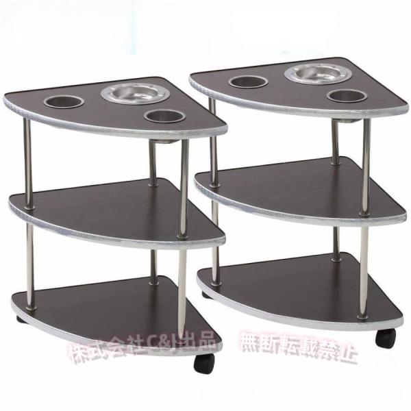 麻雀3段サイドテーブル雀卓の横に置いて使える「サイドテーブル」です。灰皿が付属しており、オフィスや店舗での利用にもオススメです。4輪キャスター付きなので、移動も楽に行えます。【 実用的な3段設計 】スマホやたばこを手の届く場所に置けます。下...