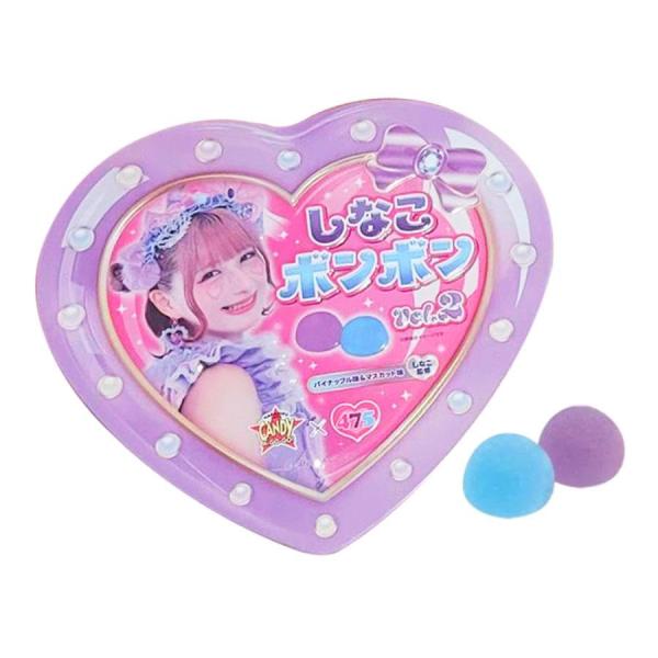 「商品情報」商品の説明【製品の特長】 ●原宿系カリスマ店長しなこちゃんがプロデュース！ ●幻のお菓子と言われ、話題を集めたボンボンのVer.2が新発売！！ ●シュガーコーティングの中からシロップがあふれだす♪ ●かわいいデザインで子供も大好...