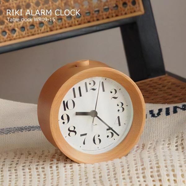 RIKI ALARM CLOCKは、大きめの12個の数字を使用した視認性の高い文字盤とシンプルなフォルムが美しく融合されています。木製の丸みを帯びた枠体は、軽やかで、柔らかな印象を与えます。木目の美しさが特徴的です。【商品コード】KIN-Z...