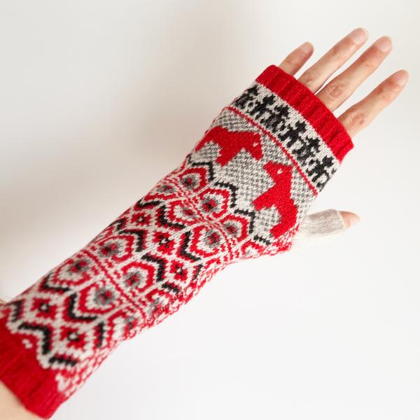 リストウォーマー Dalarna ダーラナ オイブロ家の手袋工場