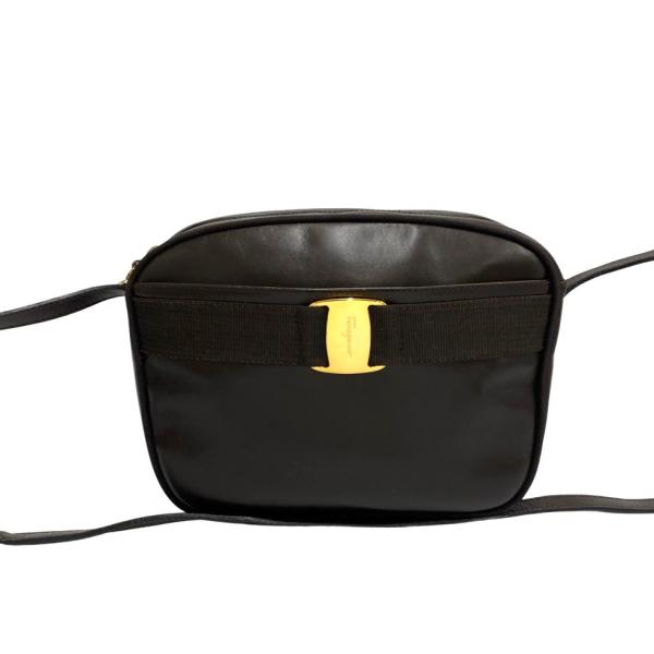 極 美品 袋付き Salvatore Ferragamo フェラガモ ヴァラリボン 金具