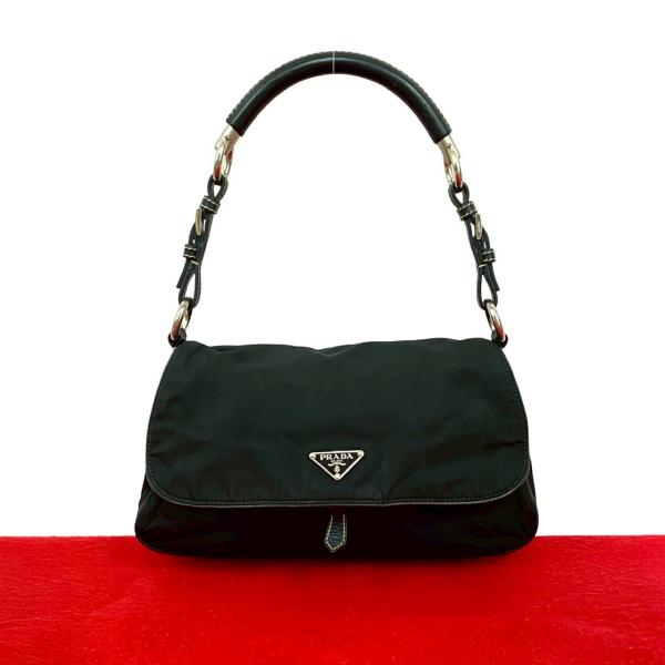 PRADA（プラダ） 極 美品 三角ロゴ 金具 レザー 本革 テスート