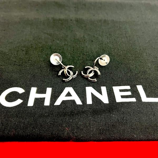 シャネルCHANEL イヤホンジャック B13B CHANEL（シャネル） 極 美品 希少品 コメあり B13B CHANEL ココマーク
