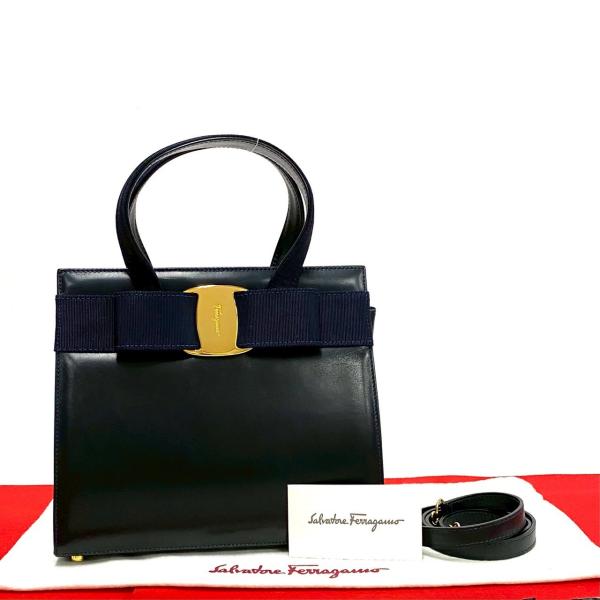 極 美品 Salvatore Ferragamo サルヴァトーレフェラガモ ヴァラ 極 美品 Salvatore Ferragamo サルヴァトーレフェラガモ ヴァラ