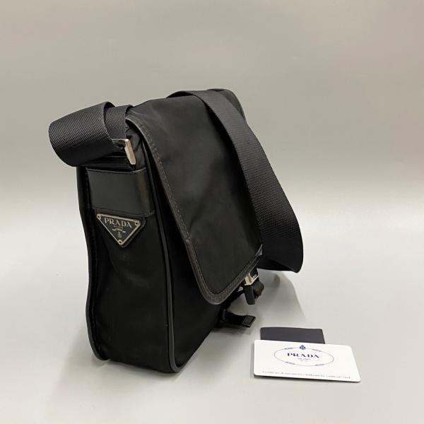 PRADA（プラダ） 極上 美品 希少品 カード付 三角ロゴ 金具 ナイロン