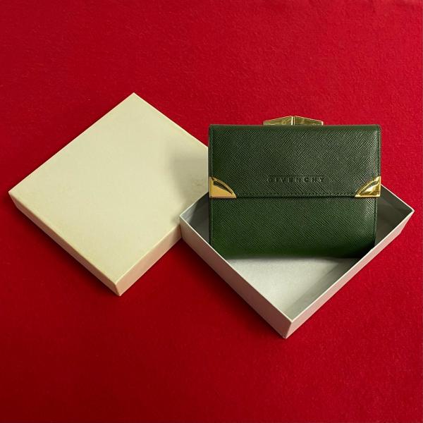 【極美品✨】ジバンシー　付属品　三つ折り財布　ロゴ総柄　がま口　レザー　ブラウン 極 美品 箱付 GIVENCHY ジバンシィ ロゴ 刻印 レザー 本革 がま口 二