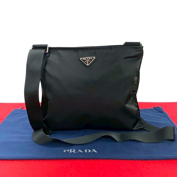 【正規品】プラダ PRADA 三角ロゴ ショルダーバッグ ナイロン 黒 男女兼用 PRADA（プラダ） 三角ロゴプレート サコッシュ ショルダーバッグ