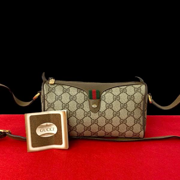 ✨極美品✨GUCCI シェリーライン GG ブラウン クラッチバッグ レザー 極美品 グッチ シェリーライン GG柄 クラッチバッグ キャンバス
