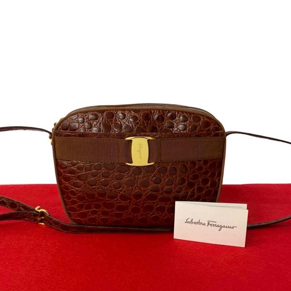 フェラガモ ハンドバッグ ショルダー　ヒール金具 フラップ 金具 サルヴァトーレフェラガモ Salvatore Ferragamo ショルダー