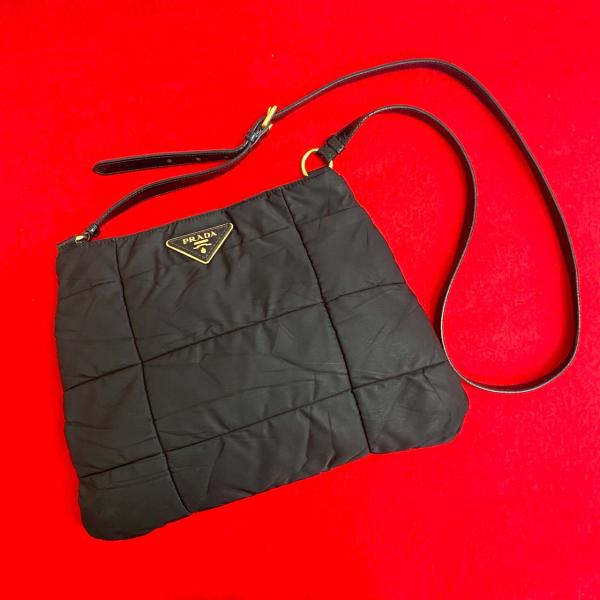PRADA（プラダ） 極 美品 三角ロゴ 金具 キルティング ナイロン