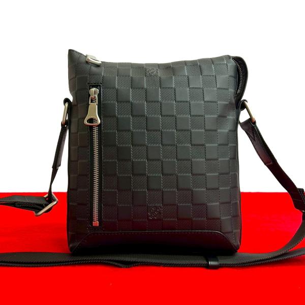 LOUIS VUITTON（ルイ・ヴィトン） 極 美品 ディスカバリー