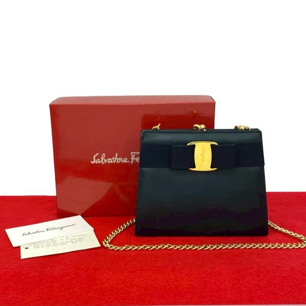極 美品 箱付き Salvatore Ferragamo サルヴァトーレフェラガモ ヴァラ