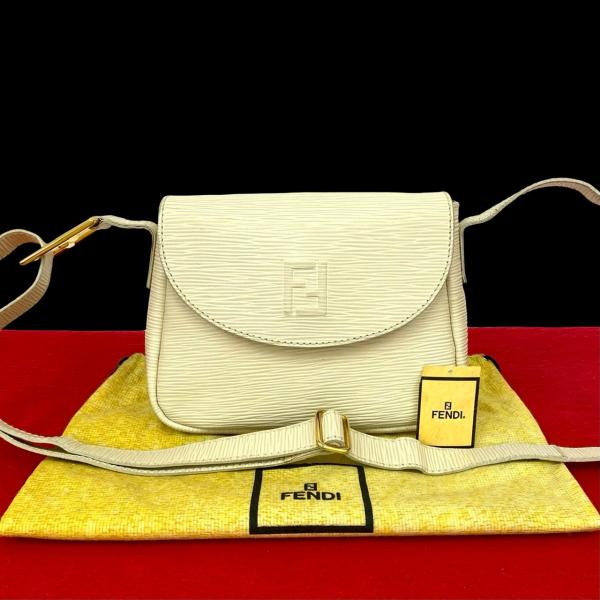 FENDI（フェンディ） 極 美品 袋付 ヴィンテージ FF ロゴ エピ レザー