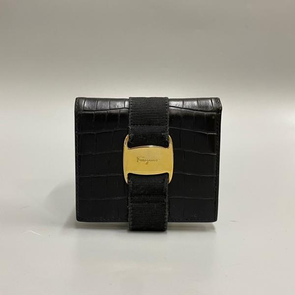 ほぼ　未使用　付属品あり　サルヴァトーレ  フェラガモ ヴァラ　折れ　財布　黒 FERRAGAMO（フェラガモ） サルヴァトーレ Salvatore Ferragamo 661225