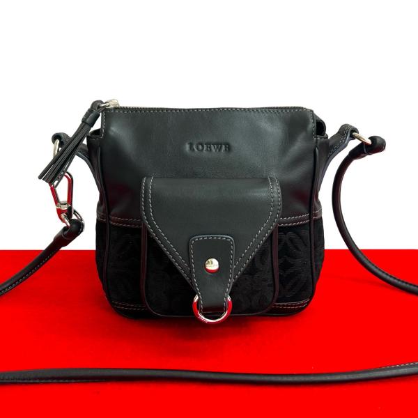 LOEWE（ロエベ） 極 美品 アナグラム ロゴ レザー 本革 スウェード