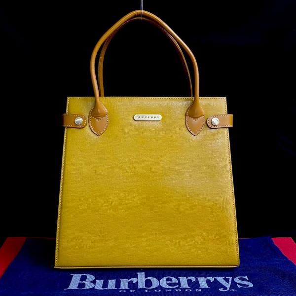 BURBERRY（バーバリー） ほぼ未使用 ノバチェック レザー 本革