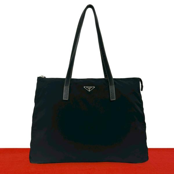 PRADA（プラダ） 極 美品 三角ロゴ プレート 金具 ナイロン