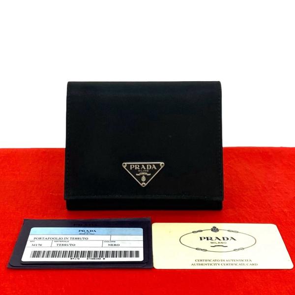 K*P様 【超極美品】PRADA 三つ折り財布　三角プレート　黒　サフィアーノ PRADA（プラダ） 極 美品 三角ロゴ プレート 金具 ナイロン