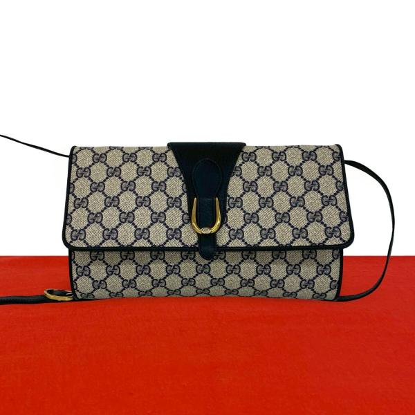 GUCCI（グッチ） 極 美品 オールドグッチ GG ロゴ 柄 金具 レザー 本革
