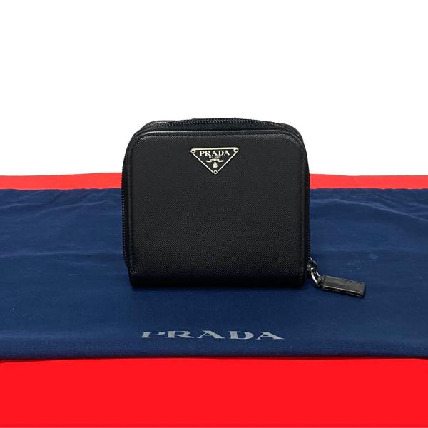 PRADA（プラダ） 極 美品 三角ロゴ 金具 サフィアーノ レザー 二つ折り