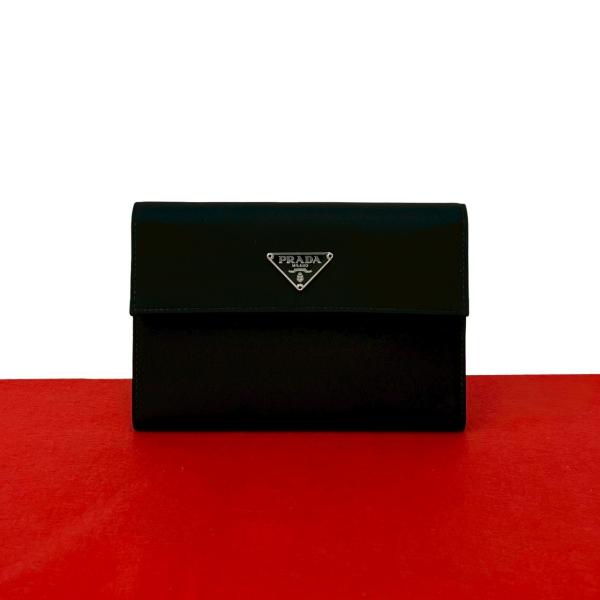 PRADA プラダ 三つ折財布 ナイロントライアングル 三角 ブラック 黒 PRADA（プラダ） 極 美品 希少品 三角ロゴ トライアングル 金具