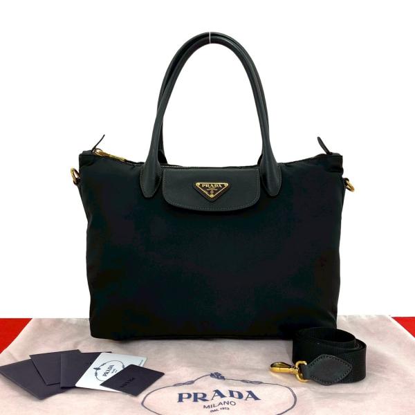 PRADA（プラダ） 極 美品 保存袋付き 三角ロゴ 金具 テスート ナイロン